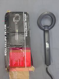 كاشف معادن • مكسور ومصلح • واحد شغال