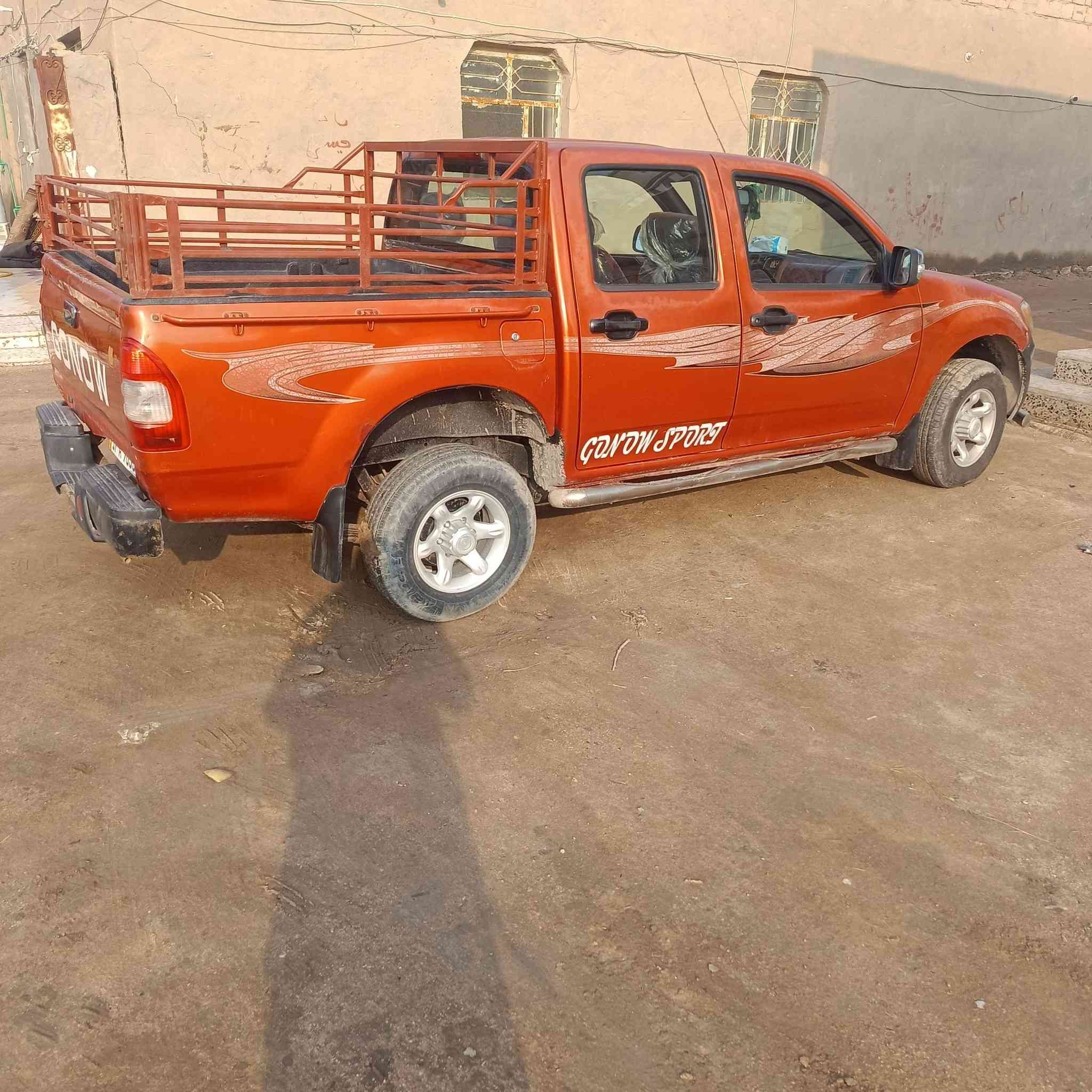 السلام عليكم 

سيارة گنوة 2013جاهزة ومكفولة 
وجه مالتها فلاونزه 
وكير ومحرك خير من الله حدادية خير من الله 
سيارة مكفوله من كلشي 
واي نقص مابيها وجاهزة 

ب65وبيها مجال 
هذا رقمي ***********
