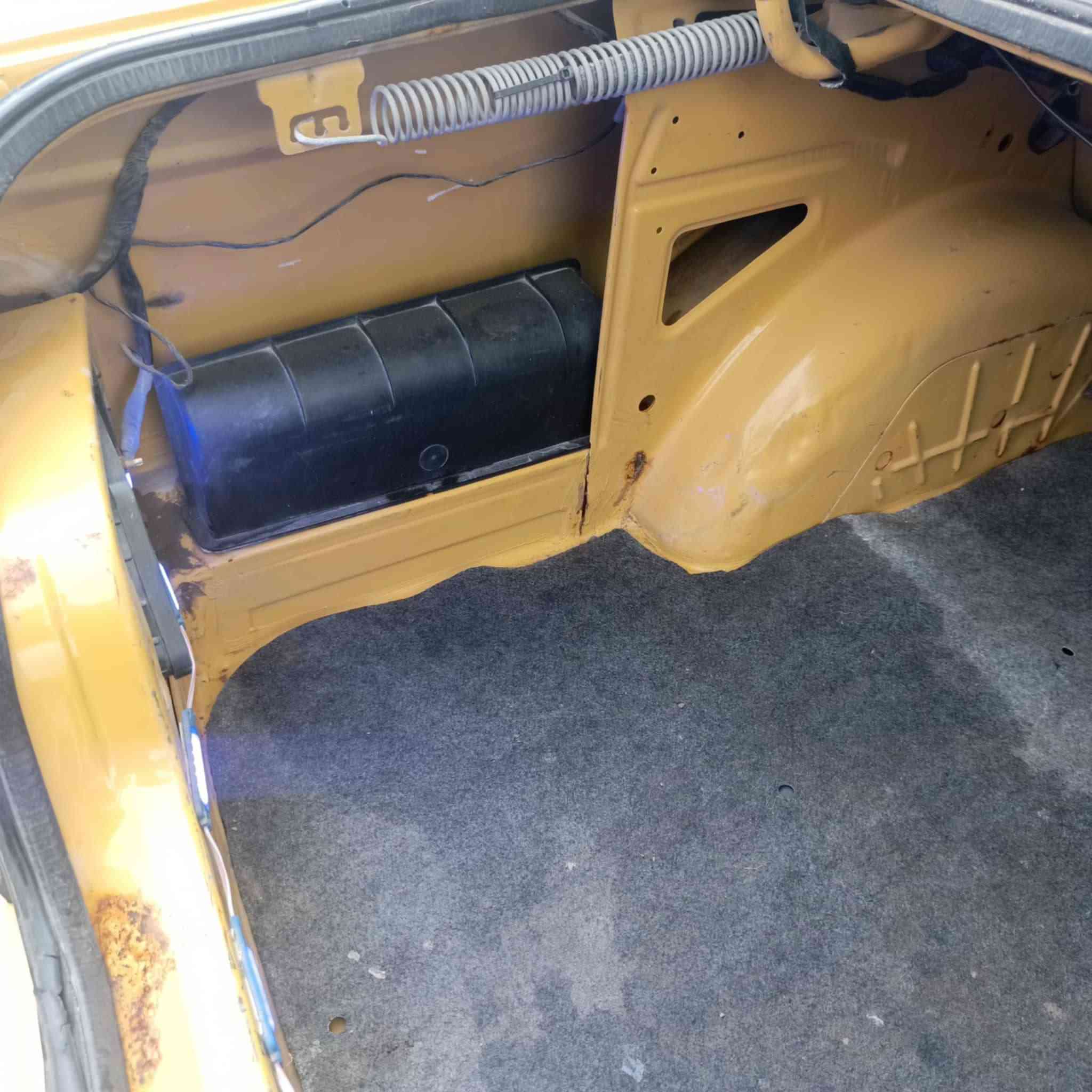 السلام عليكم بيجو بارص لبيع موديل 2012 رقم بابل انكليزي باقي ع استلام فقط كير مكينه مكفولات حداديه جديده تبريد شغال تخم تاير جديد مكفولة من الظربه مصفره هيئه وغرامات تحويل مباشر السعر 33 وبيه مجال عنوان بابل الحصوه ***********
