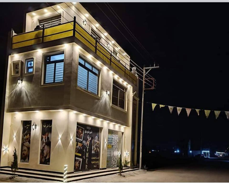 بنايه للبيع حديثه مساحه 50. م الدوره البعيثه شارع عريض منطقه سكنيه الوارد الشهري 950الف قابل للزياده مجمع الحليم سند 25 سعر مناسب جدا جدا للاستفسار ***********
