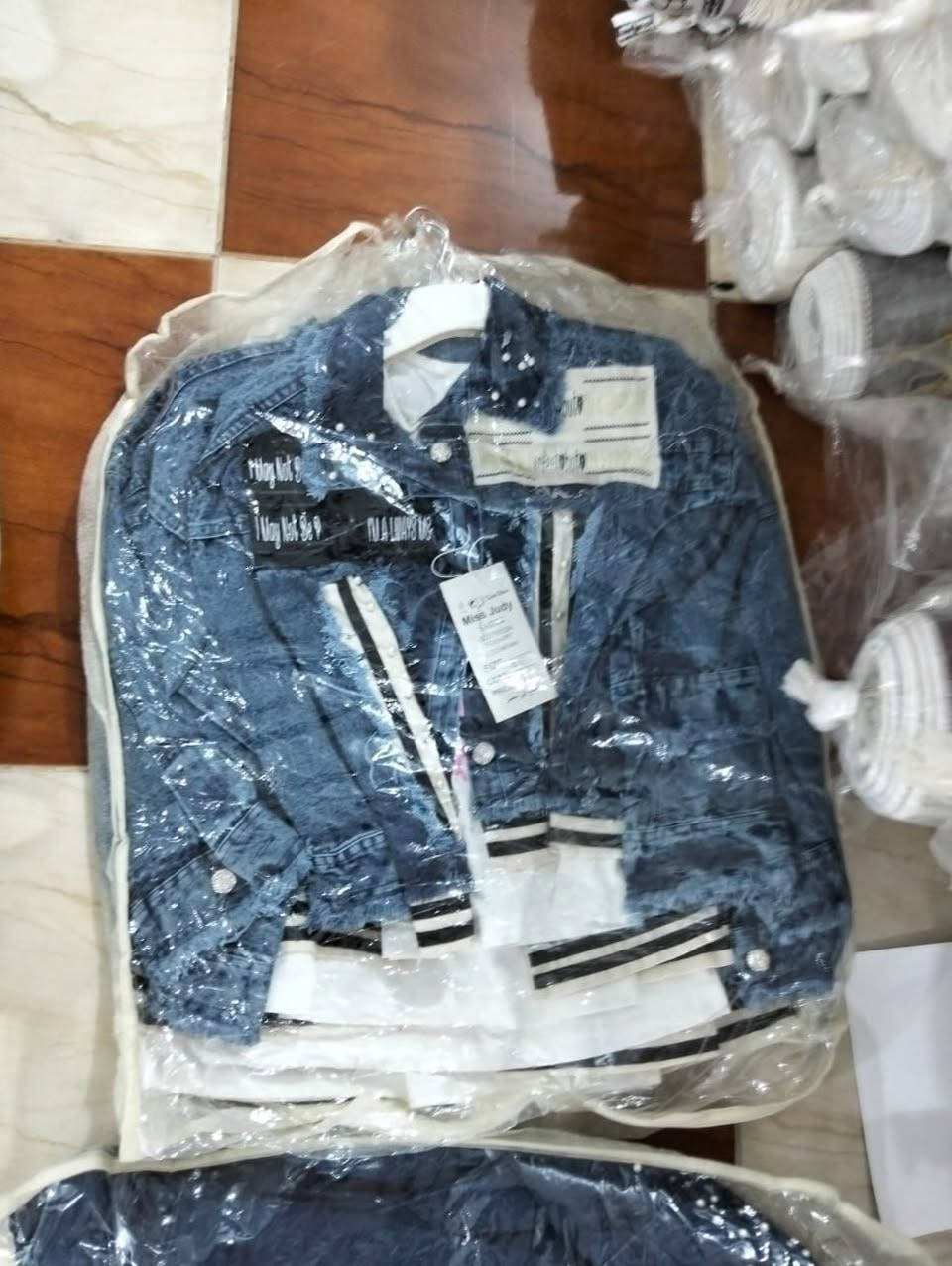 بيعة تونز محيرات. 
حرقنا سعر  🔥
تلبيس محير 
خامه جينز  تلحق لمتلحقش

https://t.me/fatmaforclothes


**إذا كنت صاحب هذا الإعلان وتريد حذفه لأي سبب، رجاءا أرسل رسالة إلى الدعم الفني**