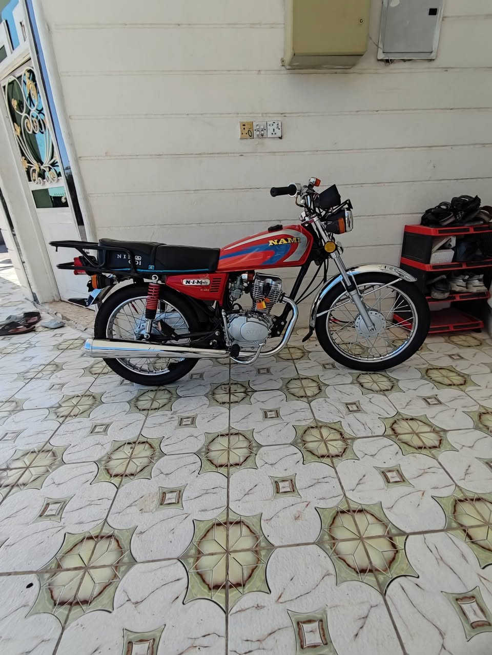 سلام عليكم دراجه للبيع  موديل 2025 كفاله مامفتوحه صارله شهر ونص من طالعه بيع مستعجل السعر 650وبيه مجال المكان بابل الكفل رقمي ***********
