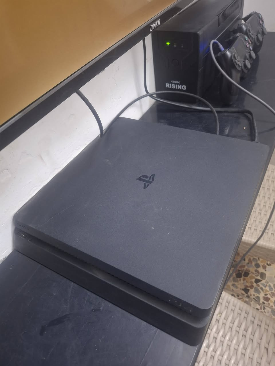 السلام عليكم عندي 4اجهزه بلي ستيشن 4 مهكر جهاز جديد مستخدم شهر واحد فقط جهاز مامفتوح ولا واصل صيانه الجهاز كامل ملحقات جوستك عدد 2 مع بلازما حجم 43 مع زوج كراسي السعر كامل ملحقات 500 وبي مجال العنوان بغداد الحسينيه الاستفسار *********** واتساب فقط
