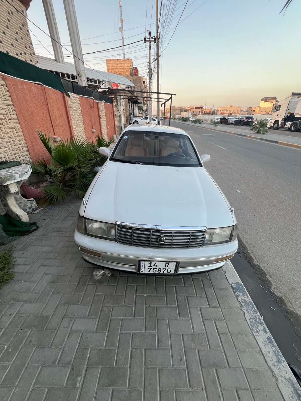 سلام عليكم سياره بطه 1994 سياره نضيفه كفاله عامه بيه جاملق بيه طخت بل باب كراج وسوينا سياره تبريد جديد مكينه جديده كير جديد كلشي جديد  سعر 53  وبيه مجال قليل  بكان البصره حي مهندسين سوك عكيلي رقم ***********
