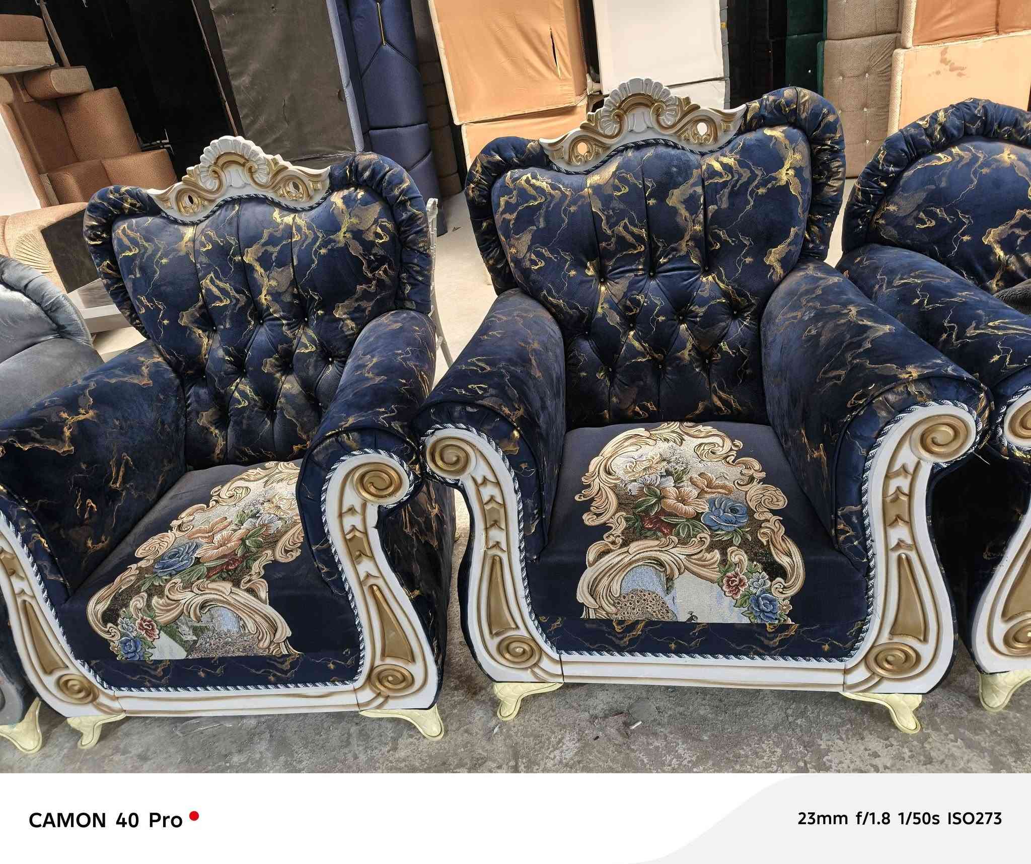 تخم ملكي ابو التاج ١٠ نفرات زلغ مابيه حيل نظيف محد كاعد عليه الاسفنج مالته مميز ضغط وخشب قوي ثقيل واكو توصيل الي باب بيتك عدنه ***********
