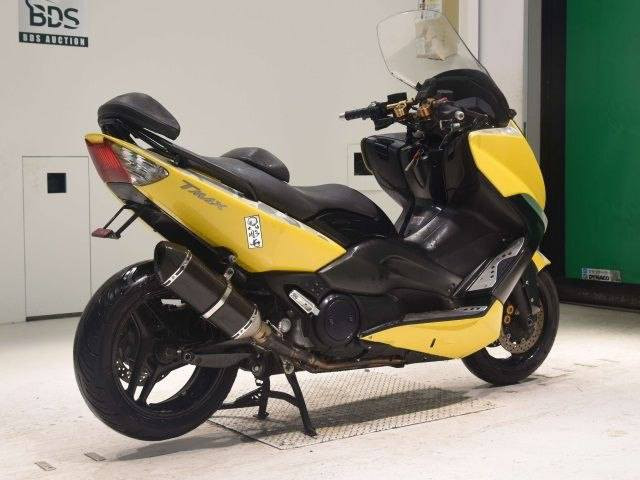 ‏السلام عليكم  2011 YAMAHA TMAX    
‏​⚙️ المحرك: 500CC
‏​🎨 اللون: اصفر مـمـيـز ❄️.  
‏ماشية 21 الف وبل يابان ماشية 18الف  
‏وياهة 3سيوجات سكيورتي 
‏مزودة من اليابان🇯🇵.
‏صالنصة رياضي ✅
‏وستيرن رياضي ✅
‏وتجوة اصلية ✅
‏وتدفئة بل يدات✅
‏وقاعدة موبايل اصلية ✅
‏الدراجة ورقة المزاد مالتهة وصور اليابان وتقريرهة  مالتهة موجود  الدراجة نازلة من معرض كلشي وكلاشي   
‏ 🛠️ الدراجة: مكفولة من كلشي   
‏​​📍 الـمـكـان: بـغـداد : الشعب
‏📱 لـلـتـواصـل والإسـتـفـسـار:📞 (‪***********‬) 
‏
