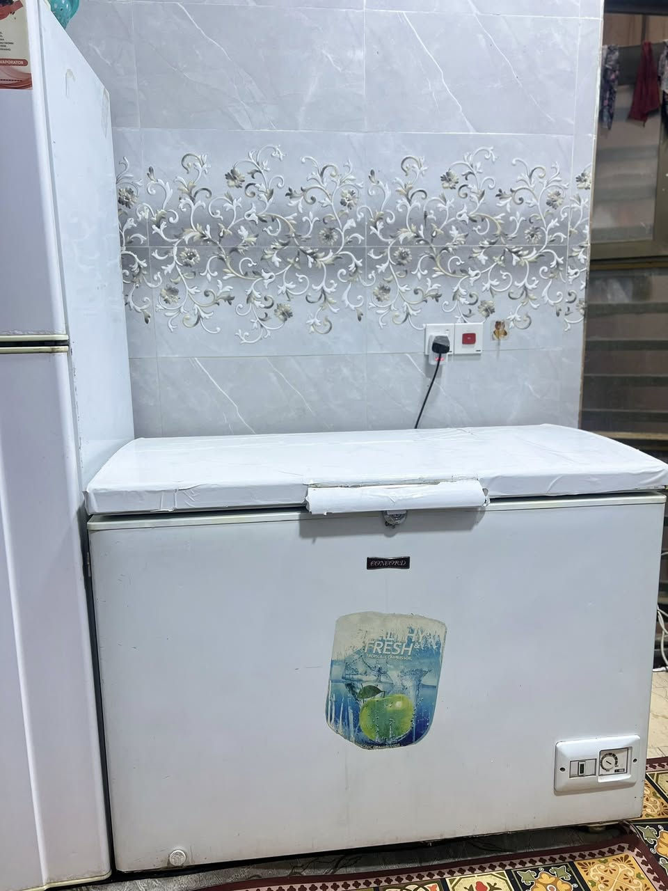 ثلاجه ومجمده للبيع مكاني الاطارات للاستفسار الاتصال ***********
