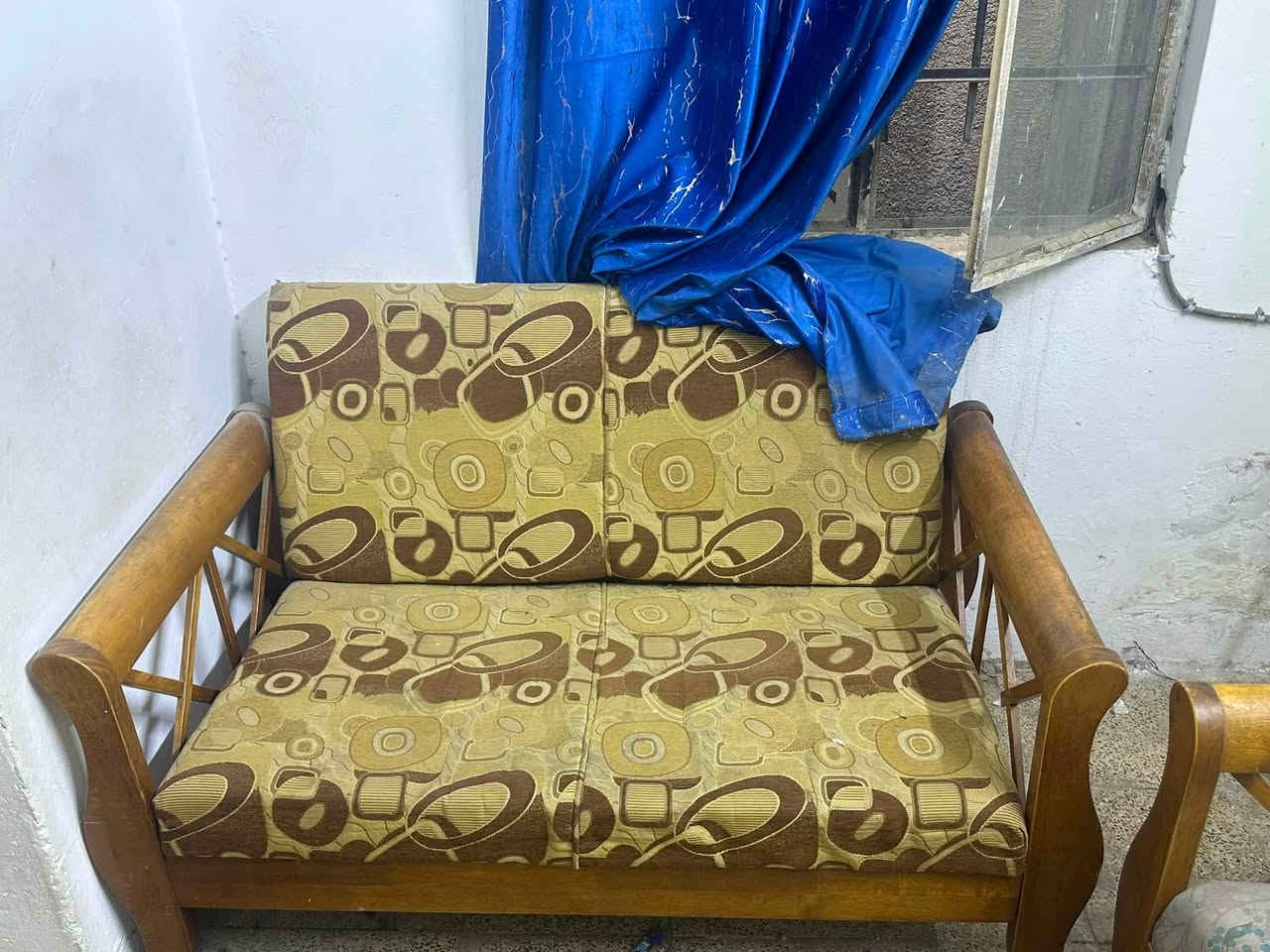 السلام عليكم
غراض مستخدمه للبيع 

الجربايه ب75

الميز تواليت والزاويه ب100

التخم ب150

الكاروك غير مستخدم ب55

للتواصل ***********
