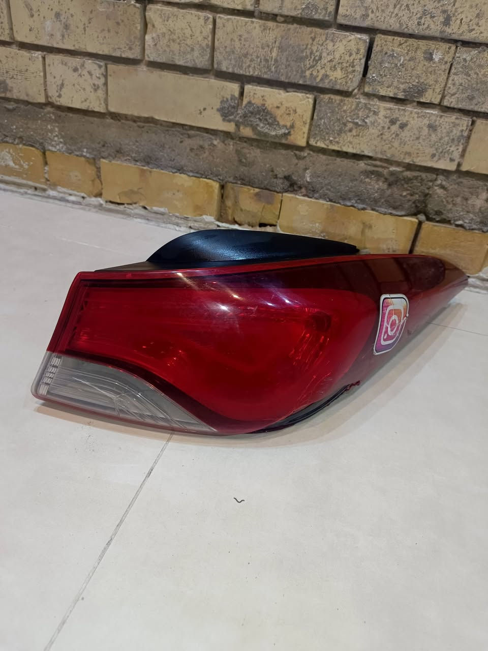 السلام عليكم بكلايت النترا مضلع جهة الايمن مكسور شوي قيم واخذه مكاني بصره حي الزهراء قرب مستشفى النفط للأتصال ***********
