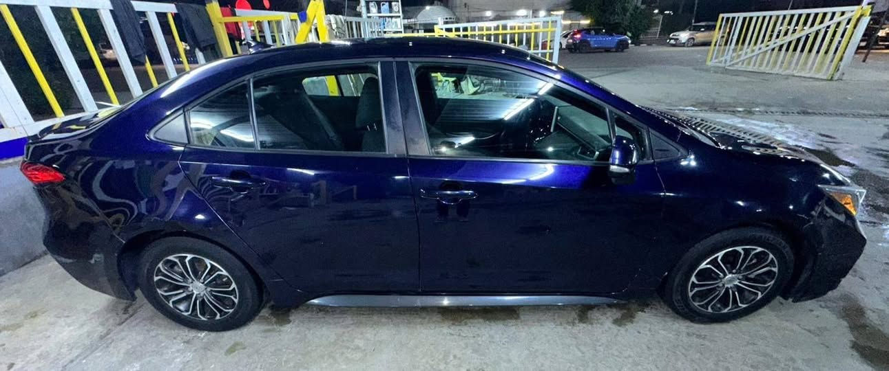 السلام عليكم للبيع او مراوس
تيوتا كورلا 2020 SE
سيارة جاهزة من كلشي كير مكينة حدادية تبريد كلة
مكينة 2000 ماشية 80 الف
رقم أربيل تحويل او وكالة
مواصفات نص فول
السيارة حادثهة بنيد فقط
ايرباك دركة فقط بدون دواخل جاهزة من كلشي
اي ستفسار متواجد واتساب
***********
***********
***********
عنوان السيارة بغداد الكرخ
السعر 130 بيهة مجال
