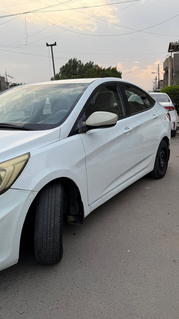 أكسنت للبيع موديل 2017 بلو ..سونر مرفق بل منشور
المحرك الكبير: 1600cc (أقوى سحب وعزم بالأكسنت).

الفئة:  خليجي الشركه العامه

(فول مواصفات مقفله للاخير ) البلو ام القطرتين

الأمان والراحة: نظام ABS، تبريد ثلج، وداخلية بحالة المصنع.

السياره رقم بغداد الجديد بسمي هزه وسنويه جدد 

💰 السعر: 99 وبيه مجال بسيط 

📞 للتواصل مباشرة ***********

"تعال وافحص وين ما يعجبك مكان بغداد العلام قرب جامع علي سجاد
