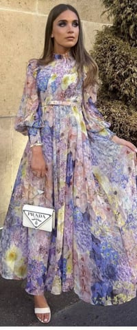 ملابس • لارج