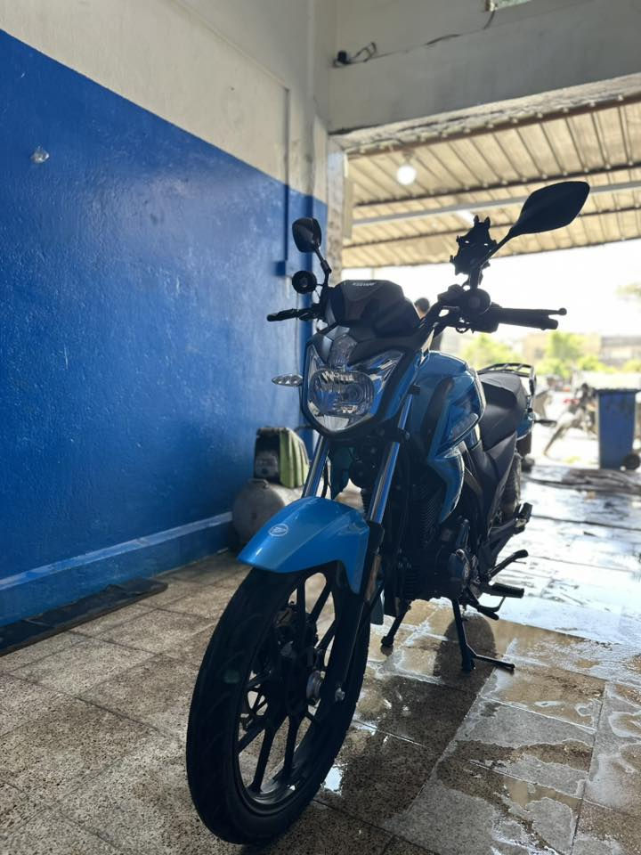 السلام عليكم
دراجة RK ايطالي

موديل 24 نازله بل 25

رقم كامل بسمي تحويل ثاني يوم 

ماشيه 7000 بعده زيرو نزلته على ايدي

رقم مميز درجه محرك مكفول من كل شي

السعر مليونين ونص دراجه نضيفه
***********
