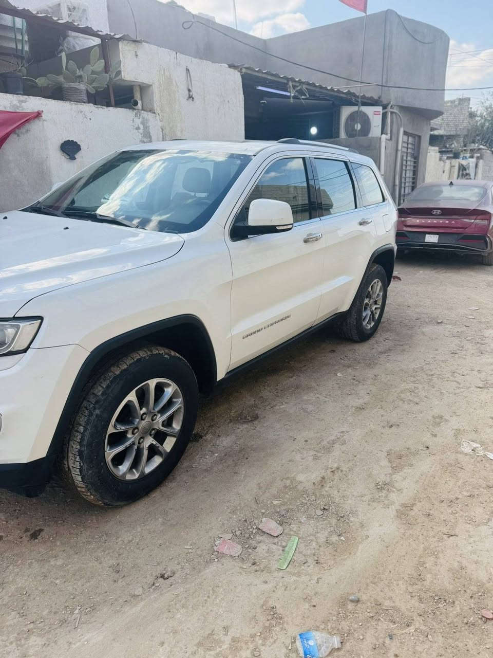 جيب خليجي لاريدو 15 بيها بس هذا الي محدد صبغ اقرا المنشور زين بس بين البابين صبغ السعر 210 وبيها مجال الاتصال على الرقم ***********
