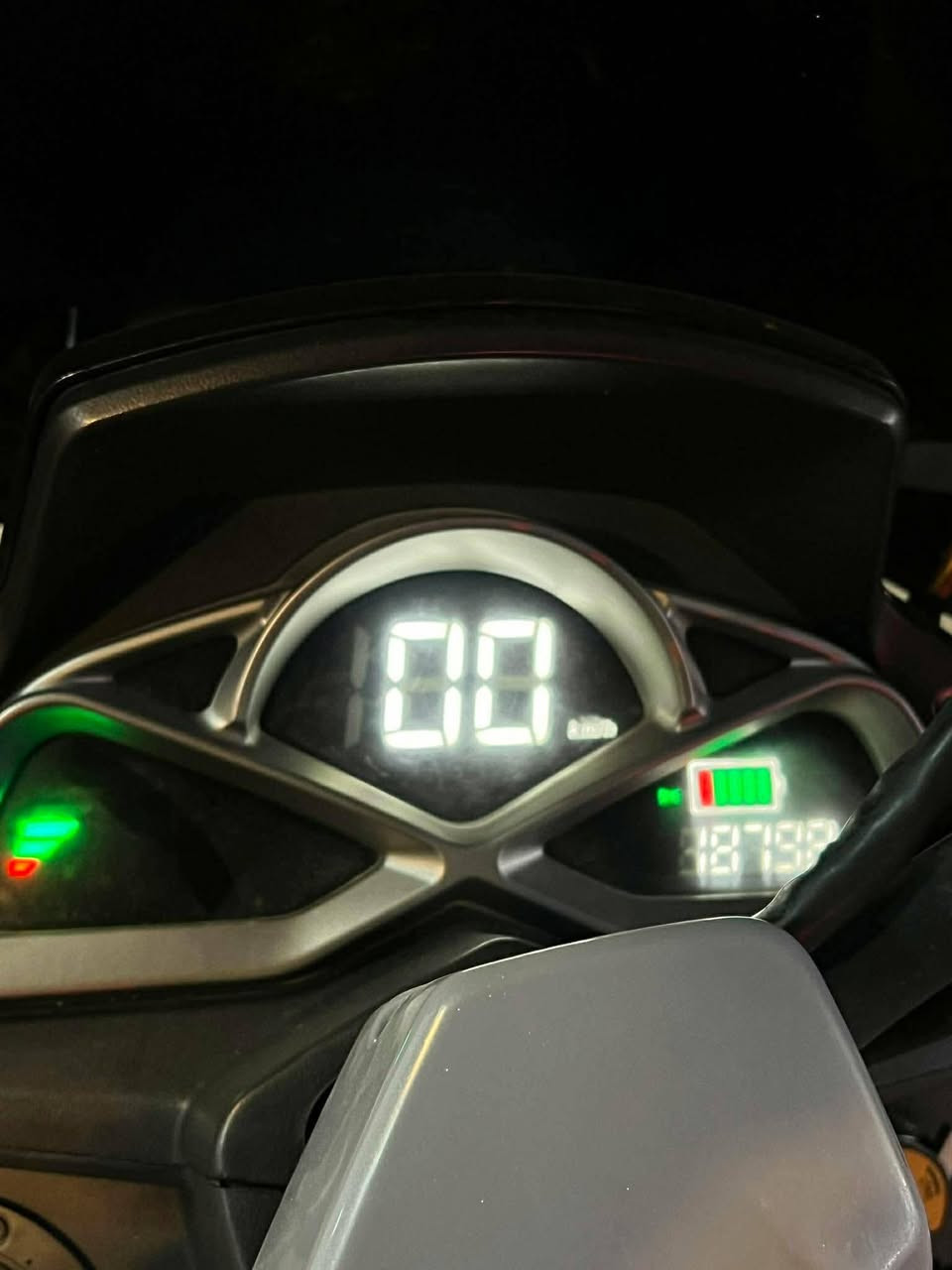 السلام عليكم دراجه رص للبيع او مراوس بكير بعده اخت الجديده سعر ٧٧٥ ليريده يجي خاص. مكاني عنه


**إذا كنت صاحب هذا الإعلان وتريد حذفه لأي سبب، رجاءا أرسل رسالة إلى الدعم الفني**