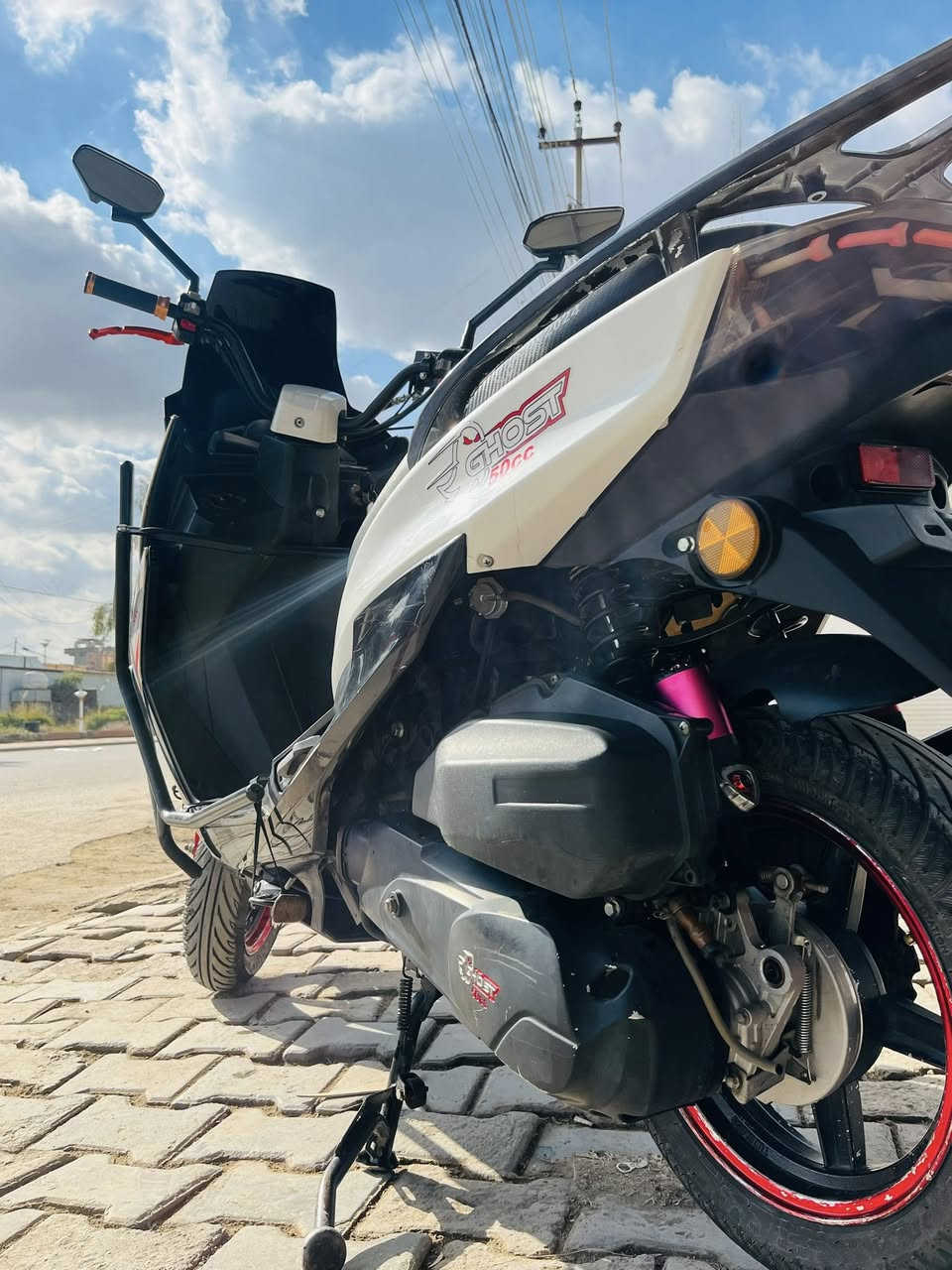 دراجة سترونك 2024 للبيع
سويج عدد 2 + بصمة تشغيل عن بعد
كابريتر جديد 
كهربائيات كاملة 
دبلات نضيفه 
تايرات نضيفه جدا
محرك وشلعه خير وبركة 
النضافة مثل ما موضح امامكم
السعر 525 وبيها مجال
مكاني المقدادية شهربان 
***********
