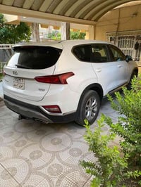 سنتافي ٢٠١٩ وارد امريكي ماشيه 91 الف ضربة السيارة كما موضح بالصوره كير...