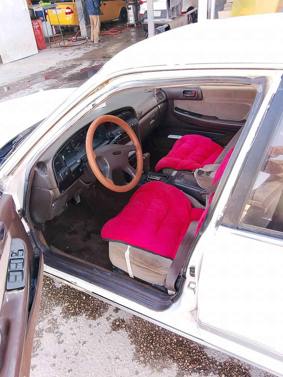 السلام عليكم
مارك تكم كربلائي موديل 92 سيارة جاهزه خير من الله مكفوله  نقل جثه وكصه وعيب شرعي تواير جدد مكينه وكير بلكارتون تبريد شغال سنويه ل31 العسر 60وبيه مجال 

‏‪0777 879 3745‬‏
