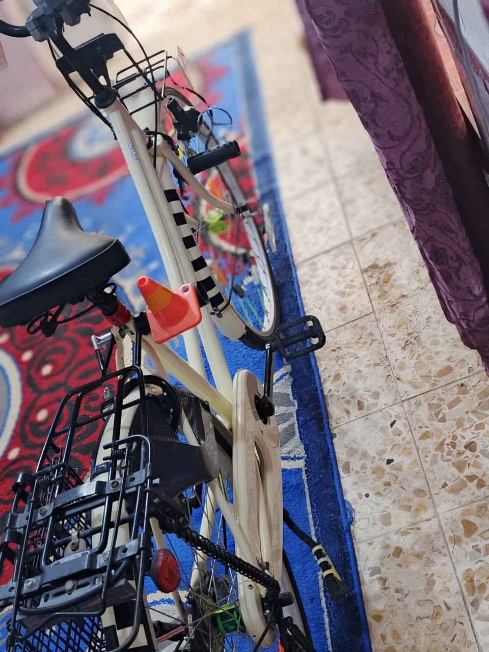 سلام عليكم شباب باسكل للبيع BD نضيف 99٪ كدامك فول مامستخدم هواي مكاني ديوانية قضاء شامية حي عسكري الغربي
سعر خاص


**إذا كنت صاحب هذا الإعلان وتريد حذفه لأي سبب، رجاءا أرسل رسالة إلى الدعم الفني**