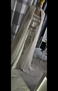 فستان ابيض • مستعمل ساعتين • مقاس XXL
