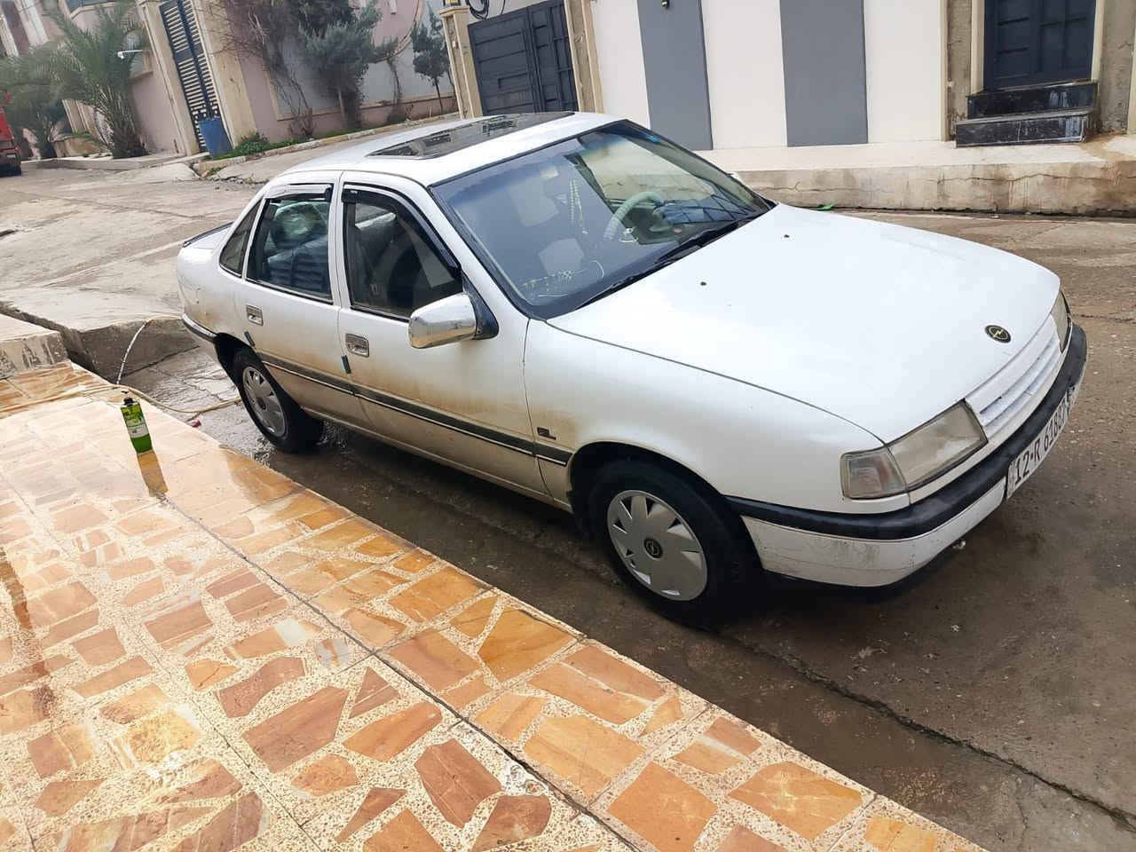 سلام عليكم اوبل فكتره موديل   1992 حجم 16محرك شرط كير شرط مصلح دواير ودوسات جاملقات الكدام كل واحد اربع اصابع صبغ كاربون بانزين رقم دولي نينوى بسمي شرط التحويل مكاني  السعر 40حي القاهرة ***********
