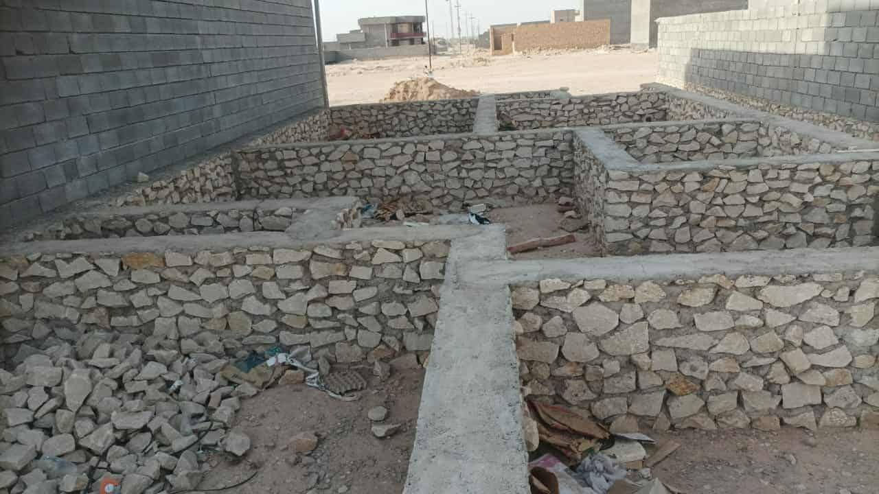 تچعيب للبيع غير مسجل بس أرض سكنيه بضمان اي شي صير عليه ) فوق بني داهر داخل منطقة سكينة واصلة جميع الخدمات داخل مرتسم ( بلدية ) / قضاء حديثة / الانبار
المساحة الكلية / ٢٥٠ م

كما موضح بالصور ادناه 

المحتويات /

ديوان 
مطبخ 
غرفتين 
صالة 
صحيات داخلية 

السعر خاص ***********
