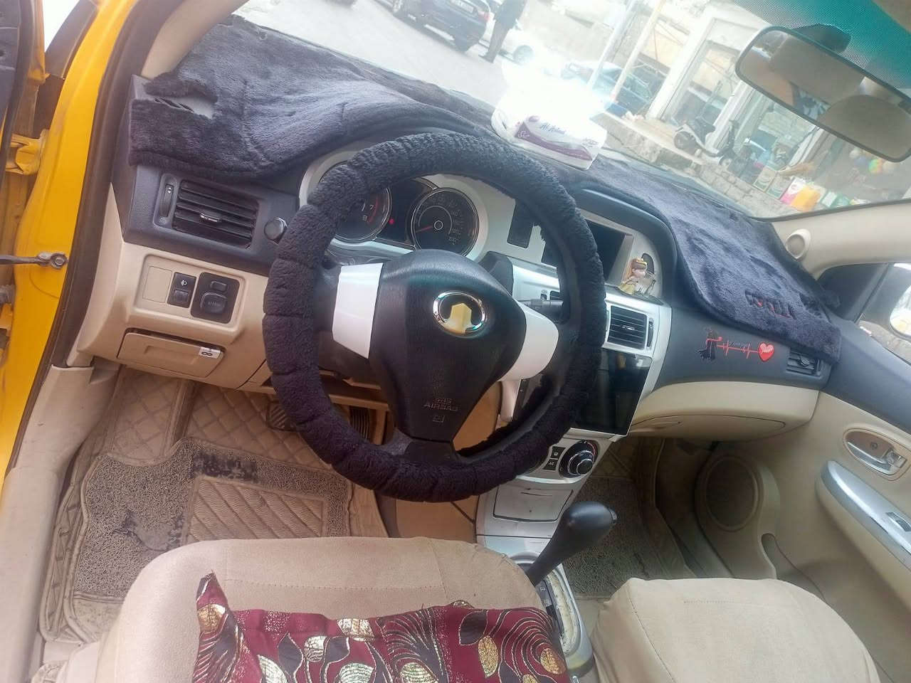 سياره كريت ويل موديل 2011كير اوتوماتيك محرك شرط كورلا سياره جديده ونضيفه ومكفوله من الدعاميه للدعاميه غرامات وهيئه صفر سياره مال رزق حط كير وحرك والرزق على الله السعر 60وبيه مجال وترهم قصد اتصل ودلل 
***********
