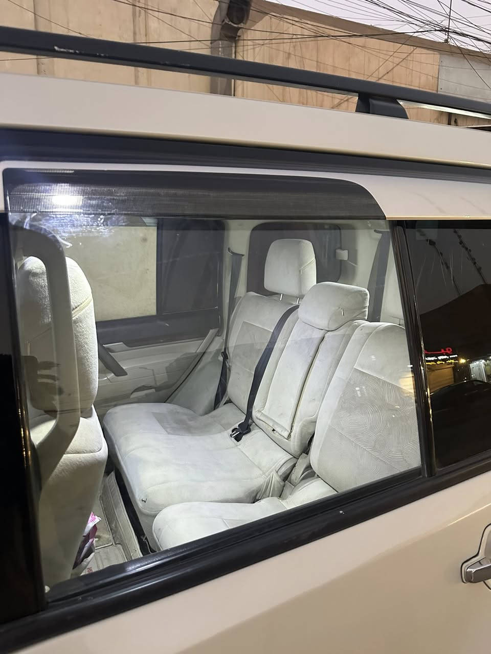 باجيرو حبتور 2010 السعر 120 بيه 3 قطع صبغ جاملغ امامي وبنيد وجاملغ خلفي  العنوان بغداد ***********
