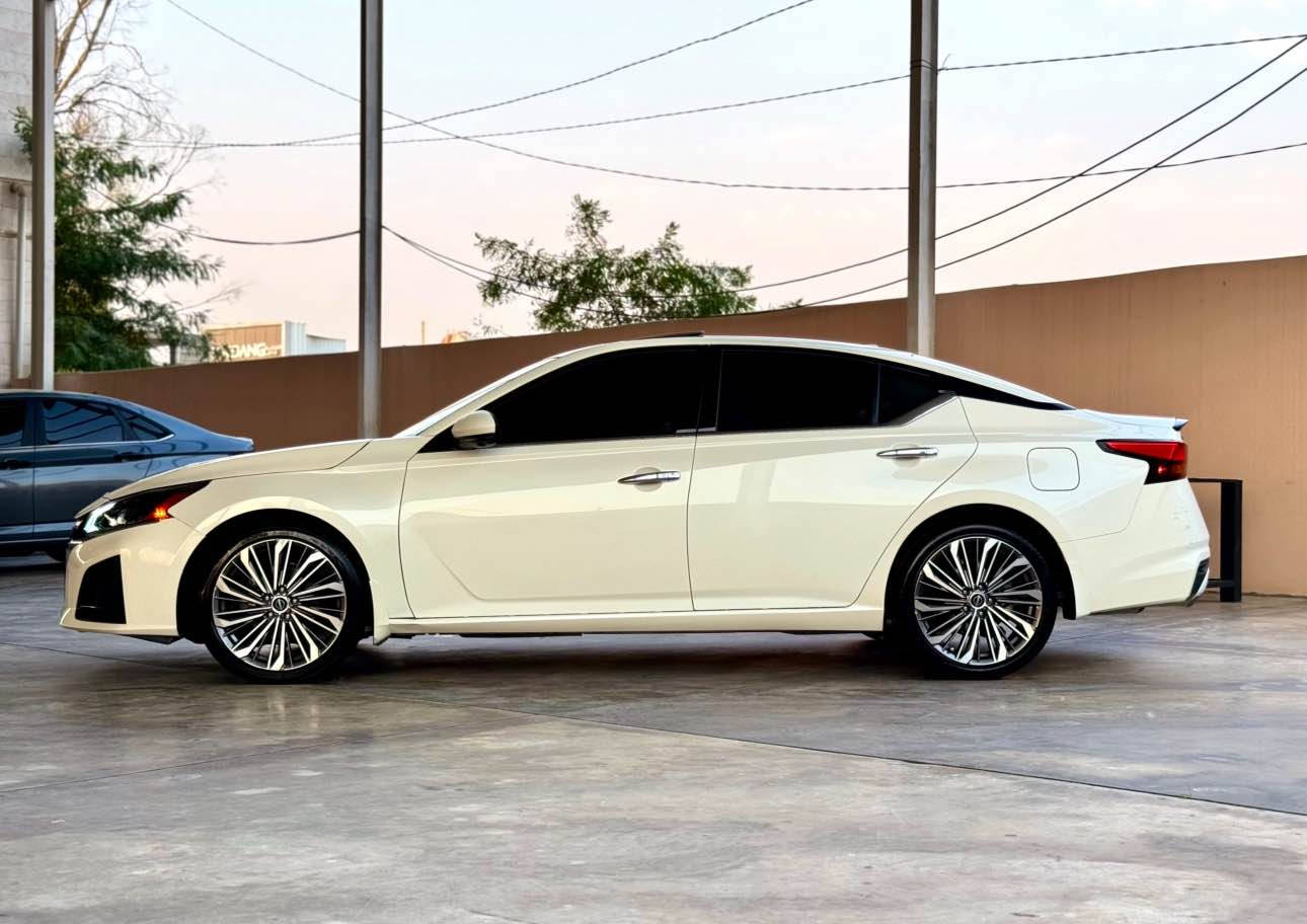 ‎‏﷽
🚘
***********

‎ 174$   تلكة هيج النظافة بهيج السعر بلاش بلاش
‎نظافة السيارة ١٠٠/١٠٠

‎❇️ ❇️
‎سيارة  كلـش كلش  جديدة لوك 
‎ونظيفة  وحلوة وكل كل جسمها بشرط✔️

2024 𝐍𝐈𝐒𝐒𝐀𝐍-. ALTIMA SL

‎نيسان التيما موديل : 2024

بدون صبغ
بجم كبس
‎اللون : ابيض

‎عداد المسافة : 21 الف

‎حجم المحرك : 2.5L ( 4,سلندر )
‎ ☑️🔚 

‎بدون دواخل%
 
‎المواصفات :.SL
 :
داخل صاج
‎بصمة ابواب 
‎‏‎بصمة تشغيل
سلايت
‎‏‎شاشة كبير
‎دشبول ديجيتال
‎‏‎كاميرا 5
‎اوتو ستارات : 𝐀𝐔𝐓𝐎 𝐒𝐓𝐀𝐑𝐃
‎اوتو ستوب : 𝐀𝐔𝐓𝐎 𝐒𝐓𝐎𝐏 
‎رادار امامي (تحديد مسار)
‎‏‎رادار جانبي (نقاط عمياء)
‎‏‎رادار خلفي (التحذير من الاصطدام)
‎‏‎حساسات جانبي 
‎‏‎حساسات خلفي 
‎نظام : 𝐀𝐔𝐓𝐎 
‎نظام :  𝐄𝐂𝐎
‎نظام : 𝐒𝐏𝐎𝐑𝐓
‎نظام :𝐒𝐇𝐎𝐖
سماعة بوس
‎تحكيمات ستيرين
‎كشن كهربائي
كشن جلد
كشن هيتر
ستيرن هيتر
‎تبريد مركزي
‎لايتات 𝐋𝐄𝐃 لید زينون بيلادي
‎بكلايتات 𝐋𝐄𝐃 لید بيلادى 
‎ويل كروم

‎‏‎تفاصيل اكثر الاتصال علی ارقام التاليه 

‎‏ WhatsApp -

☎️***********
‎ ‏ ‏‎‏
‎عنوان📍سليمانية

‎السيارة بدون رقم
‎يترقم فقط شيمالي دهل اوران, واسط
