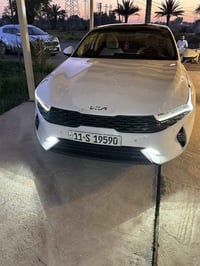 للبيع k5موديل 2023خليجي الشركة الدولية   فول مواصفات 1/1  مكينة2000الس...