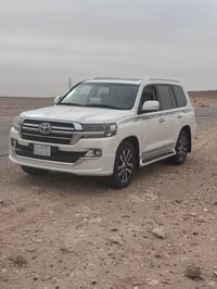لاندكروزر • ٢٠١٩ • ٨ سلندر