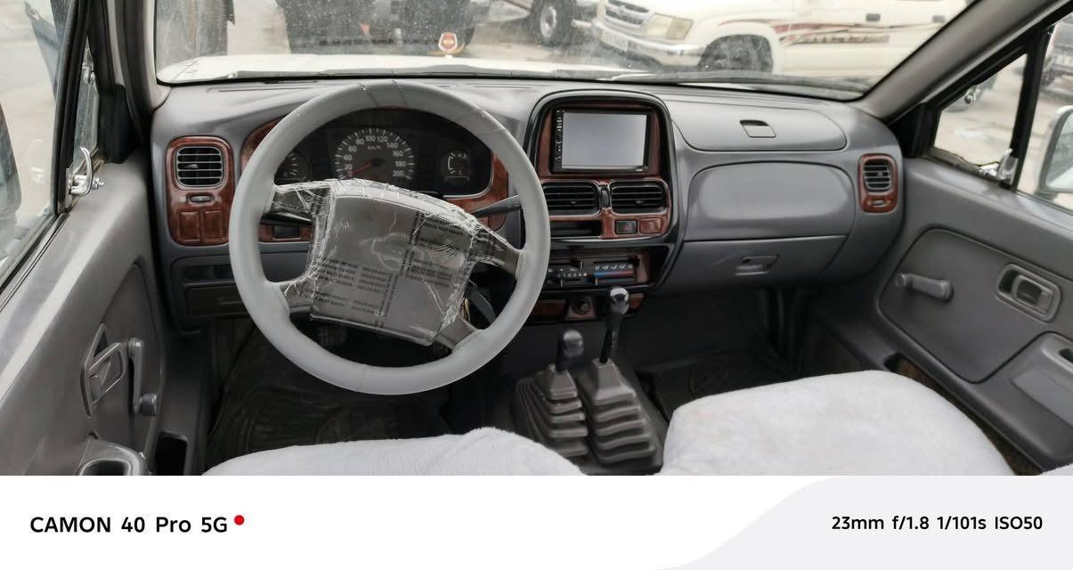 نیسان 2000بی بۆیاخ،دەبڵ اکسل سە نەوی تازە بەسەرجوە هە موگیانی بە شە رت سعر 113گڵا
***********
0750142440
