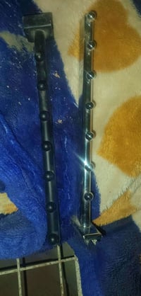 موجود الاسود ١٠ قطع اسود وفضي ١٨ خلي سعر يرضي الله ما اعرف سعرهم