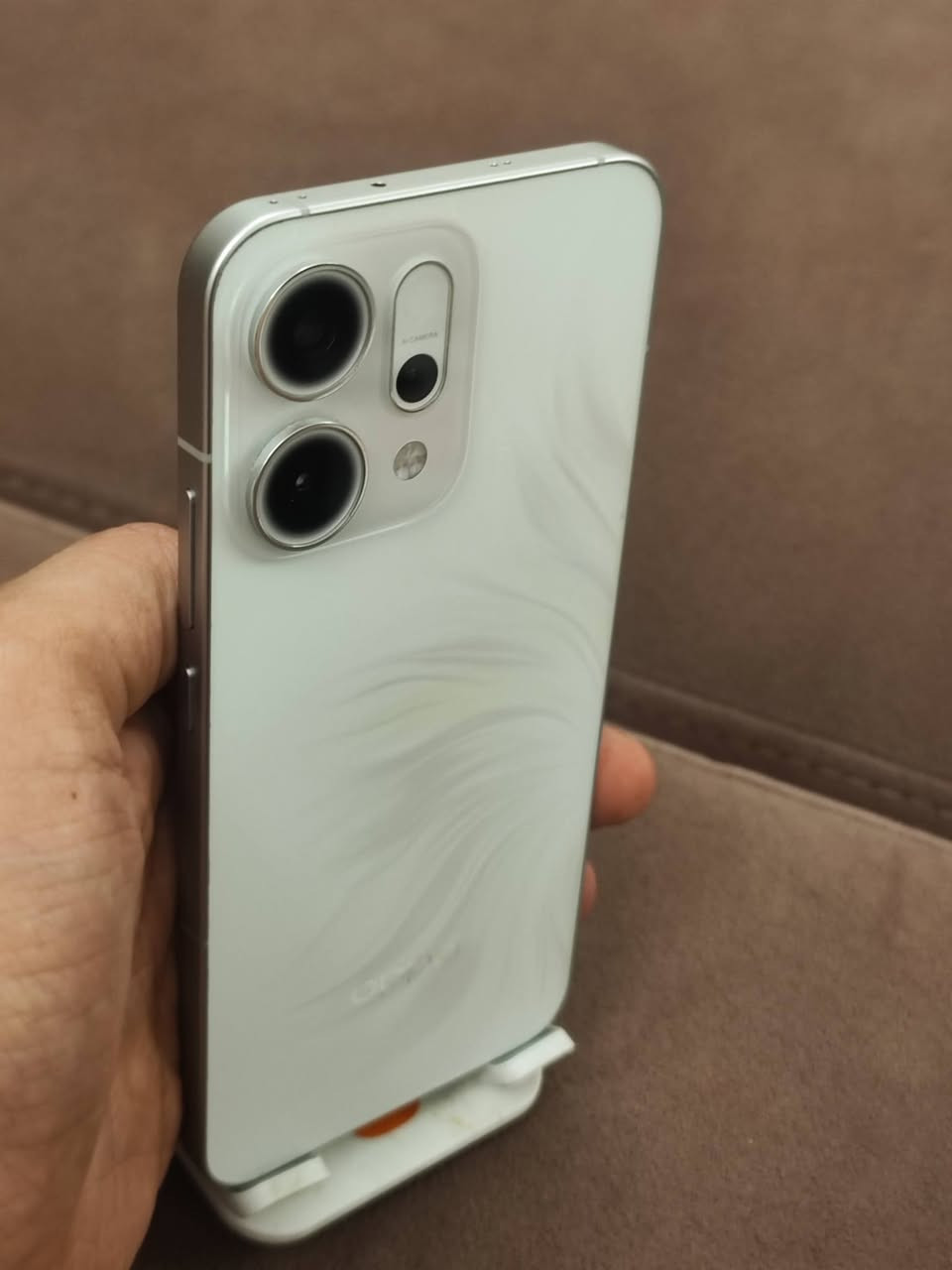 السلام عليكم oppo Reno 14 5G ذاكره 256 جهاز لك كلش نظيف شخط واحد مابي للبيع سعر 450 الف مكاني بغداد تواصل على رقم *********** واتساب اتصال
