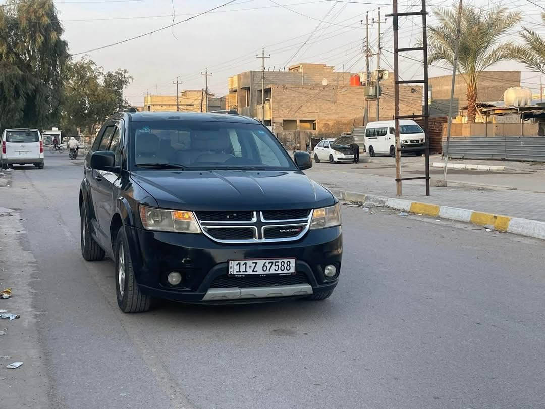 سلام عليكم دوج جورني مديل ٢٠١١ محرك ٦ سلندر بصمه فول الفول عده الفتحه شاشه جبيره كشنات كهرباء داخل ملكي تخم تاير صدر خلفي امامي كله جديد بيها جاملغ امامي وبنيد السعر ١٠٥  مكاني بغداد شهداء السيدية 
للاتصال ***********
