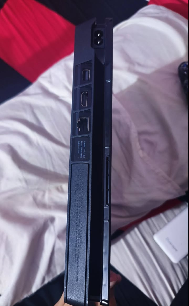 للبيع بلي ستيشن 4 سلم (PS4 Slim) - حالة الوكالة أونلاين 
للبيع جهاز PS4 سلم، الجهاز أخو الجديد نظيف جداً ومحافض عليه، ولاصقة الضمان ستيكر موجودة

شرط الفحص ) .

مواصفات الجهاز

الذاكرة: 500 جيجابايت

التحديث: 13.52 أحدث تحديث.

الملحقات الجهاز كامل مع كافة ملحقاته + يدة

جويستك) واحدة

الحالة الجهاز نظيف جداً وما مفتوح نهائياً. السعر : 260 ألف دينار عراقي وبيها مجال بسيط للشراي للاستفسار أو الشراء، يرجى المراسلة عبر الواتساب

***********

أو المراسلة مباشرة عبر الماسنجر.
