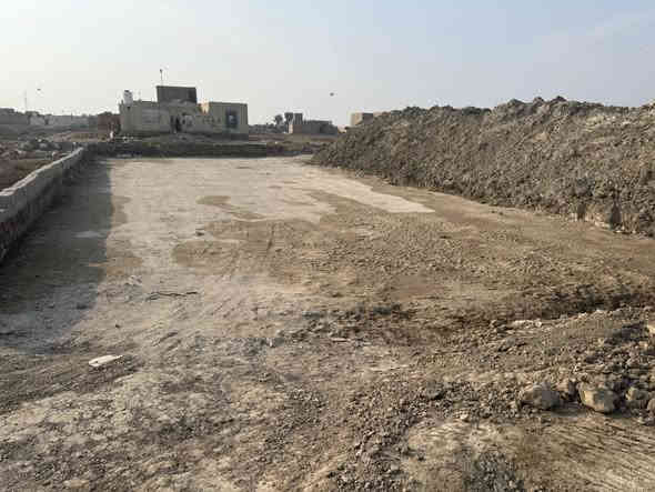 قطعه زراعي للبيع مساحه ٣٠٠م
 في منطقة الصخيين  مقابل طاقه العمل قلع طبقه من تراب ودفن جلمود وبعدها سبيس وحدل وجاهزه للبناء مباشر شارعها١٠م خدمات ماء كهرباء 
السعرللاستفسار خاص او اتصال بالرقم التالي ***********
