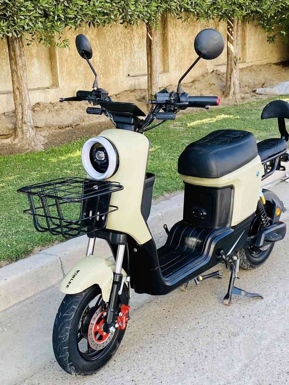 دراجه شحن R9 ونلي 
موديل 2025 استعمال شهرين 
5 بطاريات ع الفحص 
4 نمر سرعتها 109 حقيقي 60 
بيها بك + بيها بارك 
بيها بلوتوث صوت عالي و واضح 
سعرها 425 
نظيفه كلش بيها سويج وبصمه وكارت 
نقص بايدر واحد وزنجيل 
مكاني اليرموك او العامريه 
رقمي ***********
