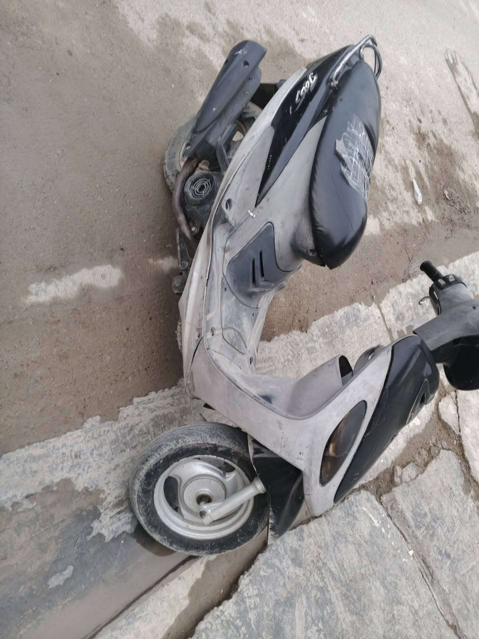 سلام عليكم ماكس منغولي بلاديه نضيفه مكان بغداد حي جهاد رقم *********** 450 وبيه مجال
