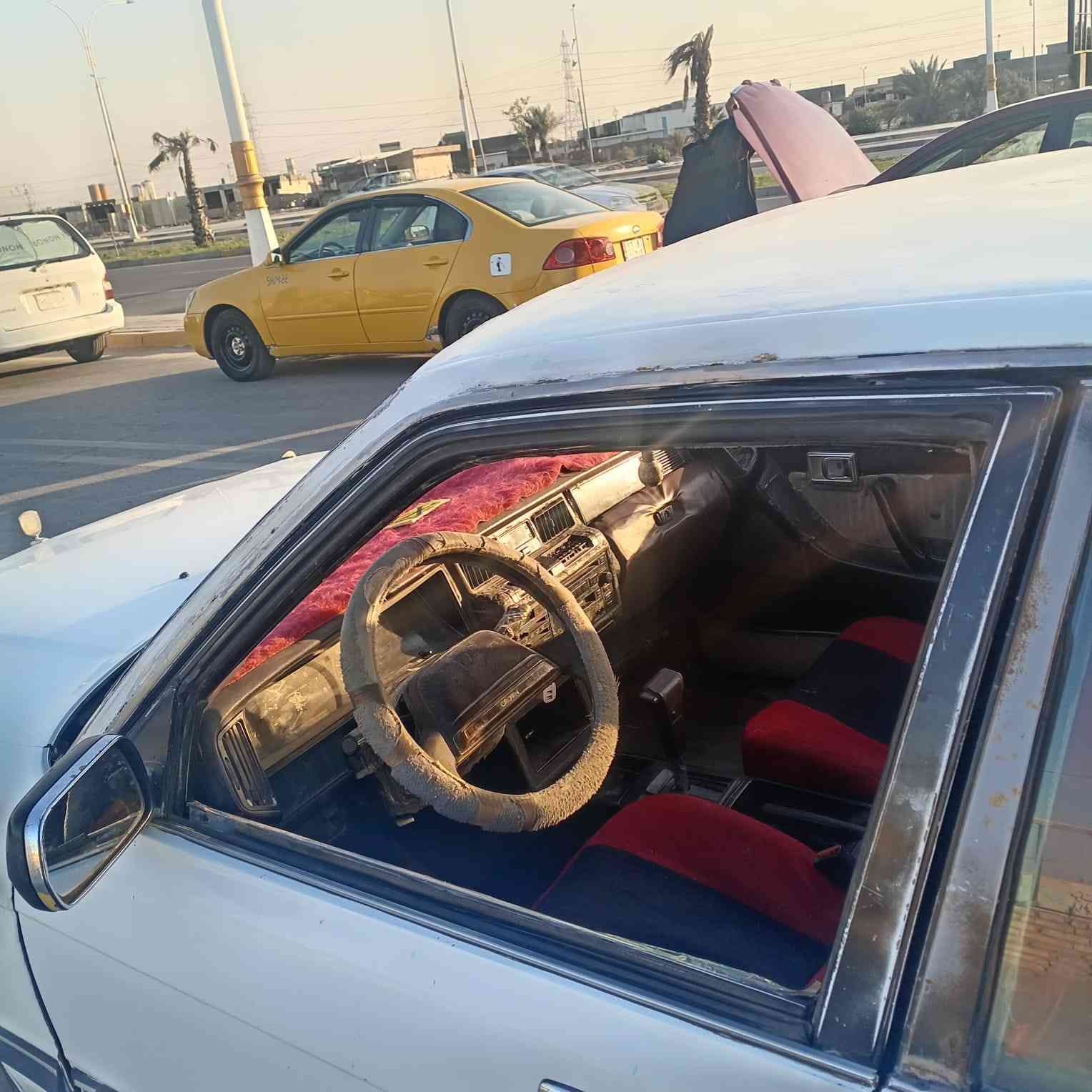 سيدان لبيع موديل 89 سنويه ل2027 مداور ثاني يوم  كير ومحرك مكفولات  تبريد شغال  كهربائيات كامله سعر 35وبيه مجال بيع مستعجل مكان سماوه   رقم لاستفسار ***********
