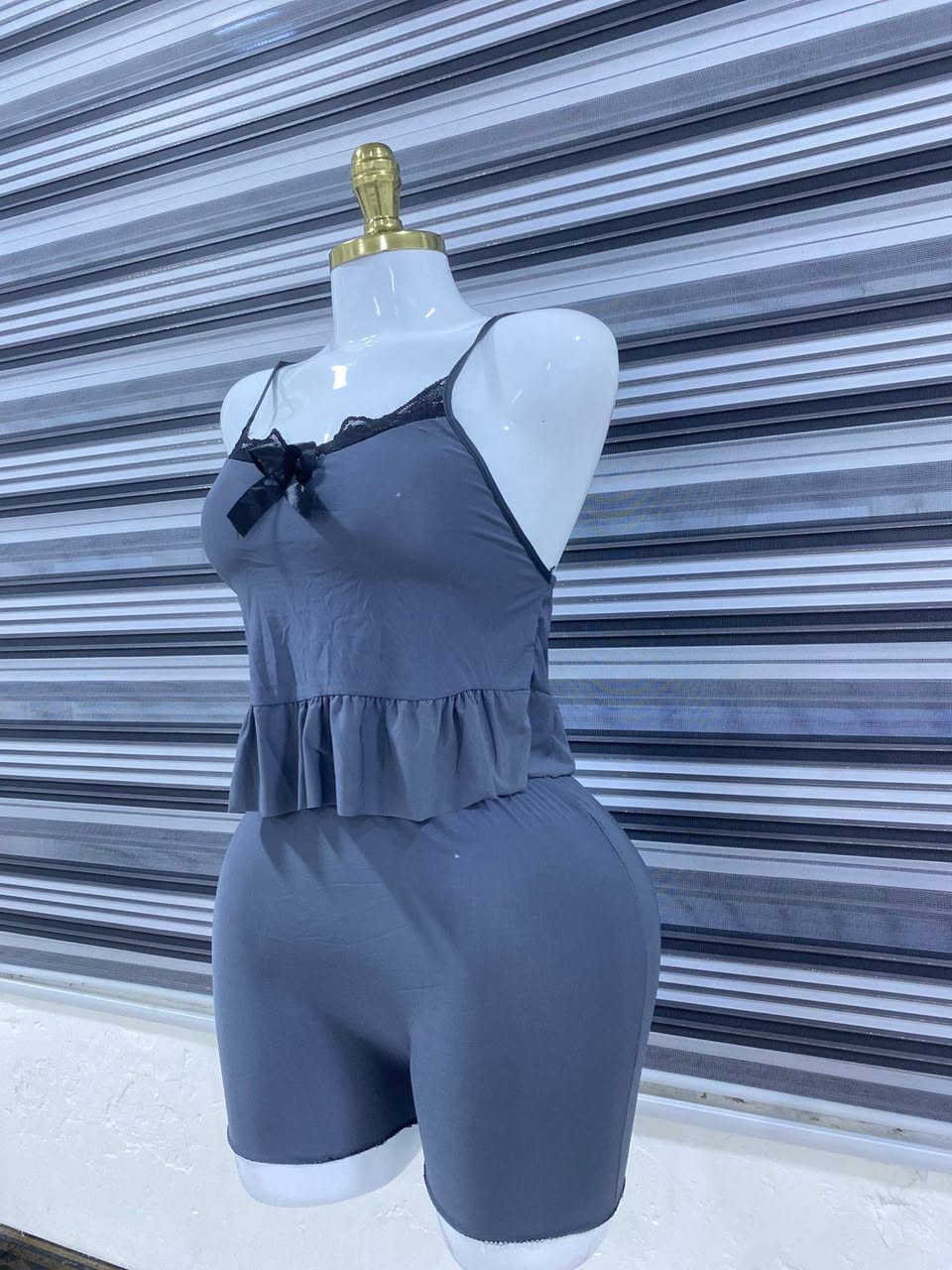 السعر ٤ الف
ملابس بيت 
القماش فانيلة زبده 
القياس فري سايز (قياس واحد) 
تلبس من ٤٥ الى ٨٥
يوجد توصيل داخل خانقين 🚗.


**إذا كنت صاحب هذا الإعلان وتريد حذفه لأي سبب، رجاءا أرسل رسالة إلى الدعم الفني**