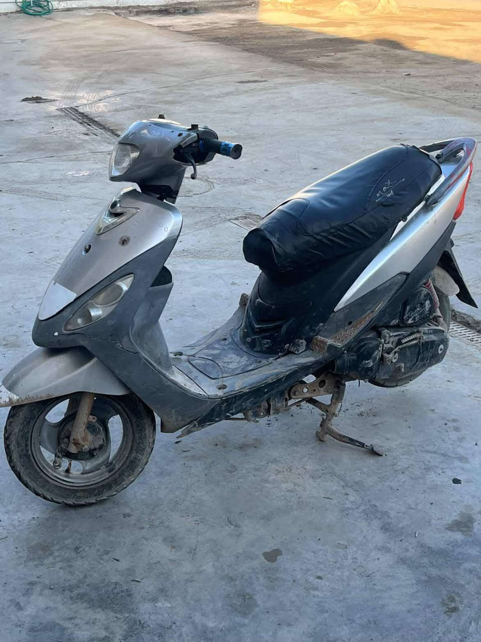 ماكس منغولي الدراجه بلاديه شلعه ومعدل فول الدراجه خرسه حرفيا متسمع صوت المكينه الدراجه نظيفه كلجات قايش جديد نكرة بكل وقت سلف وهندر كهربائيات كلها شغاله السعر 400 وبيها مجال بسيط مكاني الانتصار مقابل حسينيه الراشديه *********** متواجد واتساب وفيس
