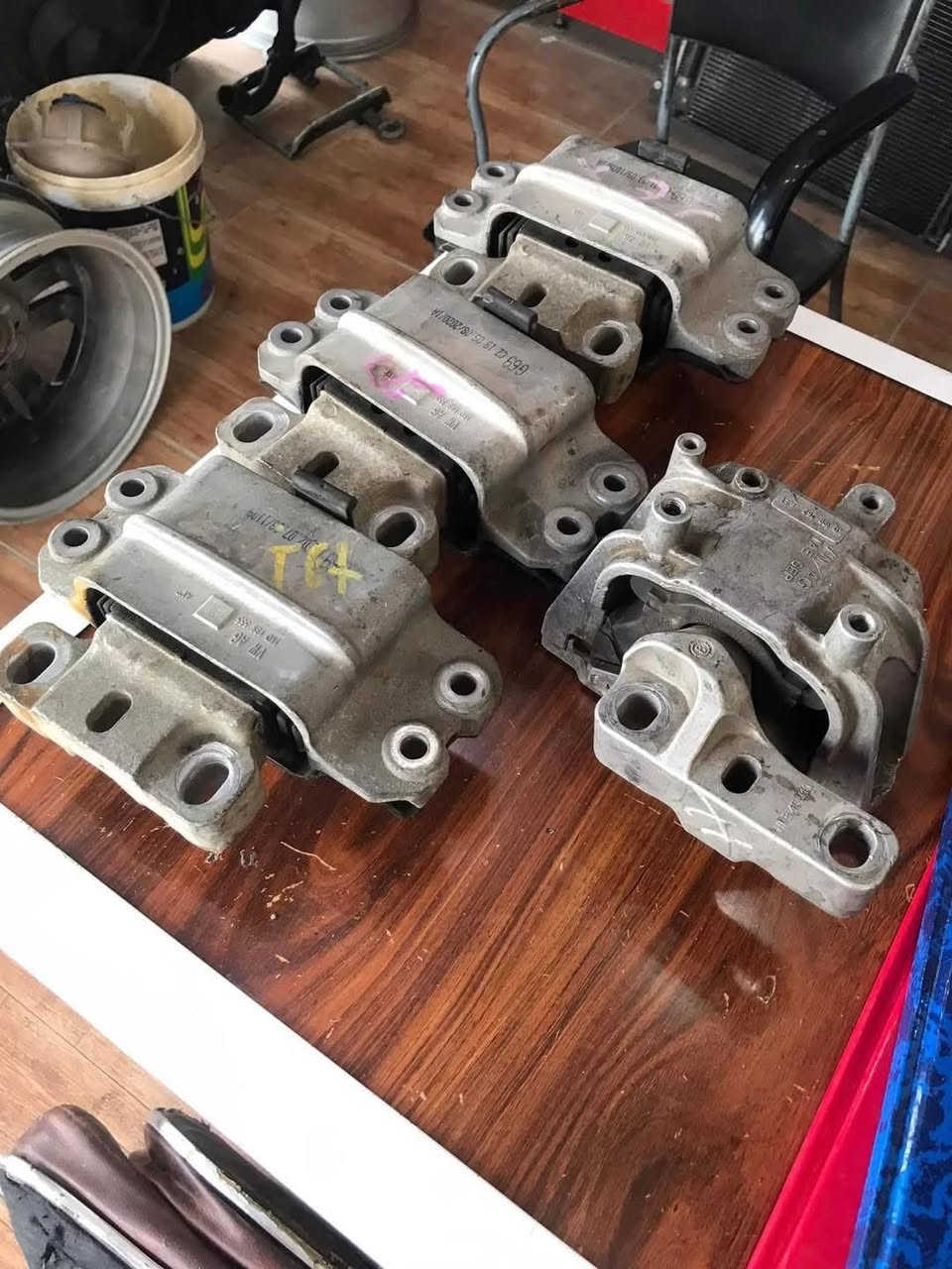 شلونكم حبايب💚
 
بالنسبة لموضوع الصدر وحته اذان المحرك والكير ، لجميع سيارات فولكس واكن  ⬇️

توفر عدنا وبـ ماركات واسعار مختلفة يعني شتريد موجود وكلشي بسعرة حبايب✅ 

حته محد يكلي اسعارك غالية لان كلشي بـ سعرة واكثر من ايتم وفرتلك 😉

مركز ومحلات سجاد رحيم العنوان بغداد شارع النضال مقابل باب الخروج لمحطة وقود البتاوين 

*********** 
*********** 
وتوجد خدمة توصيل لجميع محافظات العراق🚚
