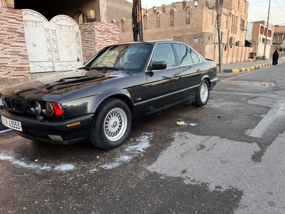 للبيع موديل 1992
مكينه مسكر عدل مرغوب 
تبريد وياه سويج ثلج 
منضومه ماء زيتيه
تخم تاير 
باتري جديد
حداديه وره كدام كله جديد
كهربائيات كله شغاله 
سلايت شغال 
ارضيه مانع حراره كلها فارشها 
سياره بسمي مداور مباشر
السعر 60بيها مجال قليل


**إذا كنت صاحب هذا الإعلان وتريد حذفه لأي سبب، رجاءا أرسل رسالة إلى الدعم الفني**