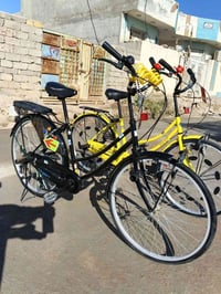 بيسكلات كارتون • أسود وأصفر