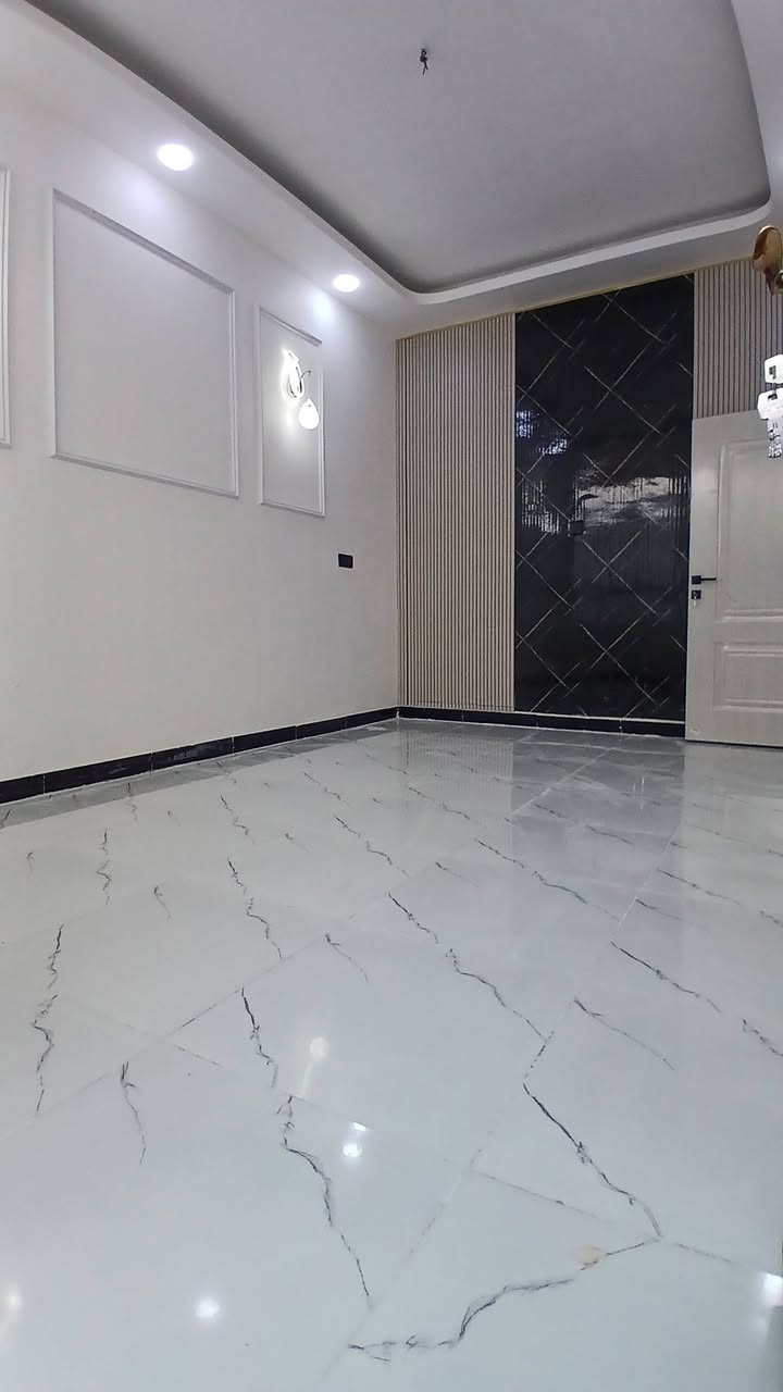 على بركه الله بيت للبيع دوانم المعمل مساحه ١٠٠متر طابقين يتكون ٢غرف نوم شارع تبليط قرب جامع المحمود للاستفسار اكثر اتصل على 
*********** او مراجعة مكتب زمزم
