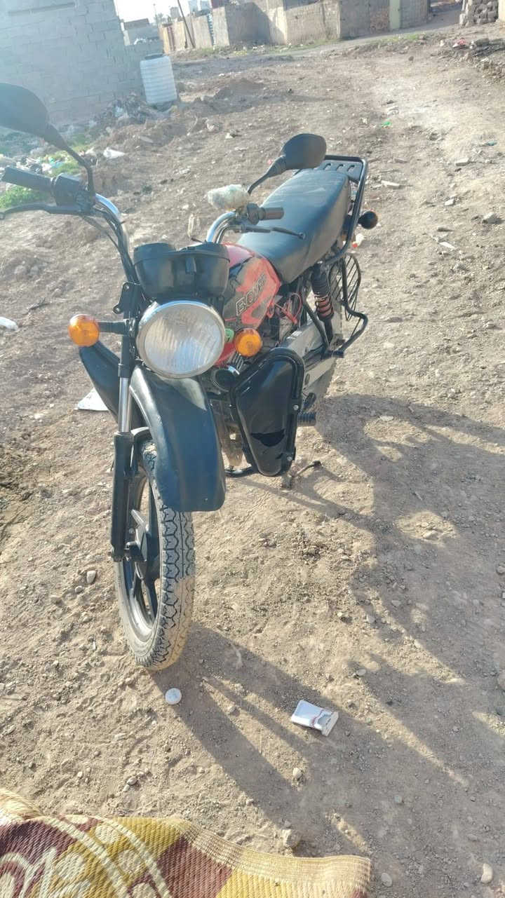 السلام عليكم شباب بوكسر للبيع وراق ضايعه لسعر 650وبيه مجال***********انتصال واتساب
