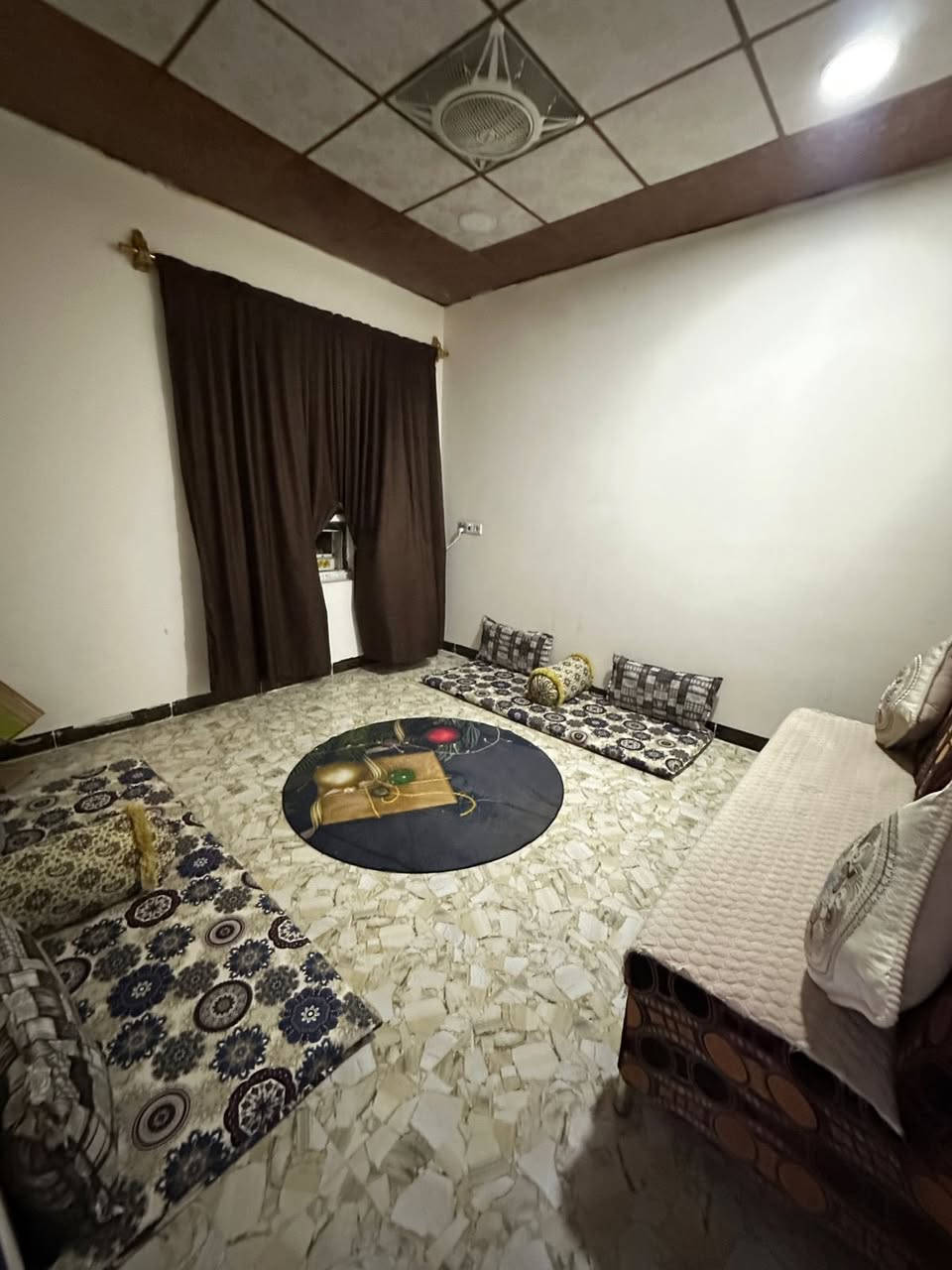 ؜🏠 عروض مكتب البركات 🏠
ـ ـ 
ـ ـ 
دار للبيع السعر جدآ مغرى 

🔹 المساحة : 180 متر 
     🏚️علمآ ان الدار ركن 🏚️

#العنـوان :  كركوك راس دوميز مقابل مول السلام  

#السعر: مراسلة الصفحة او الاتصال بالارقام في نهاية المنشور

ـ ـ ـ
نستقبل جميع العروض للدور السكنية والتجارية والزراعية بكافة مناطق كركوك
للمزيد من المعلومات مراجعة مكتب البركات للعقار
🔸العنوان سايدين شقق الغاز 
أو الاتصال على:
***********
***********
