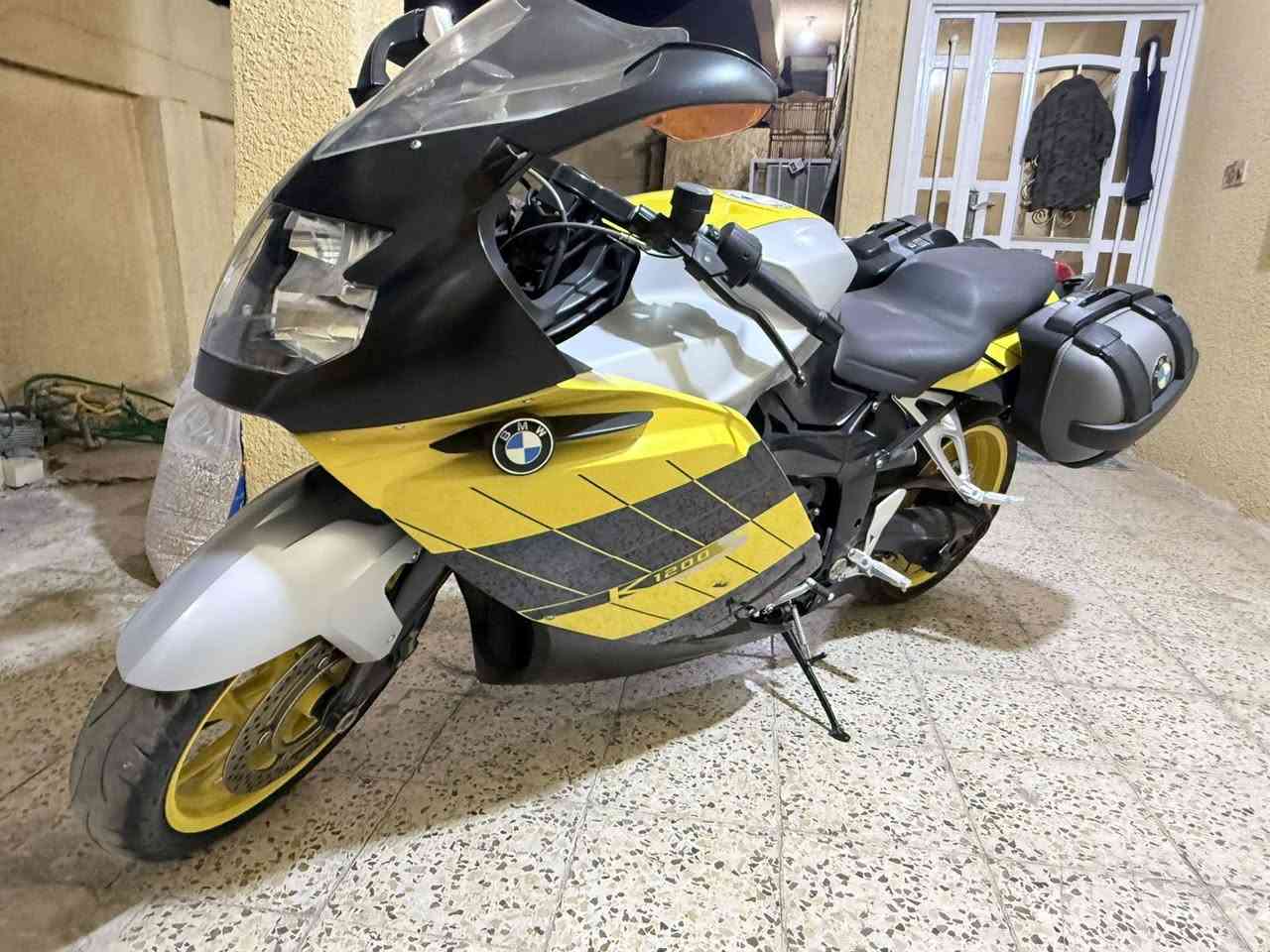 بي إم حجم المحرك 1200 نوزل مديل 2006
وارد يابان بدون حادث مكفوله كفاله عامه ماشيه 
21 الف عنواني بغداد شارع فلسطين سعرهه 36 وبيهه مجال للتواصل ***********
