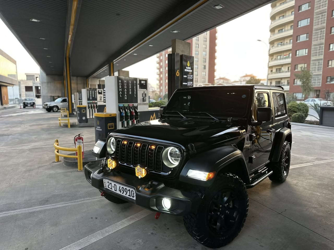 سلام عليكم
جيب رانگلر 2023🇺🇸🇺🇸

السيارة بدون صبغ بدون تبديل بدون ايرباك 

مكان السيارة سليمانية 

محرك ٦ سلندر 

مواصفات ويلز 

شاشة جبيرة 

كاميرا 

تشغيل عن بعد 

بصمة 

گيج الكتروني 

تبريد قطعتين 

نظام AUX ١٢٣٤

لايتات ليد 

بگلايت ليد 

امراية هيتر 

جنح خلفي ليد 

اطفاء ذاتي

سقف متحرك 

جام كارباء

فور ويل   

دوسه TYGERحديد 

 ماشية ٣٦ ميل

السيارة كلش جديدة و حلوة بلواقع هم 

كير و مكينة كله مكفول بدون اي عطل 

سعرة ٢٦٥$ بي مجال

رقمي *********** 

السيارة بسمي ابشرط تحويل او وكالة
